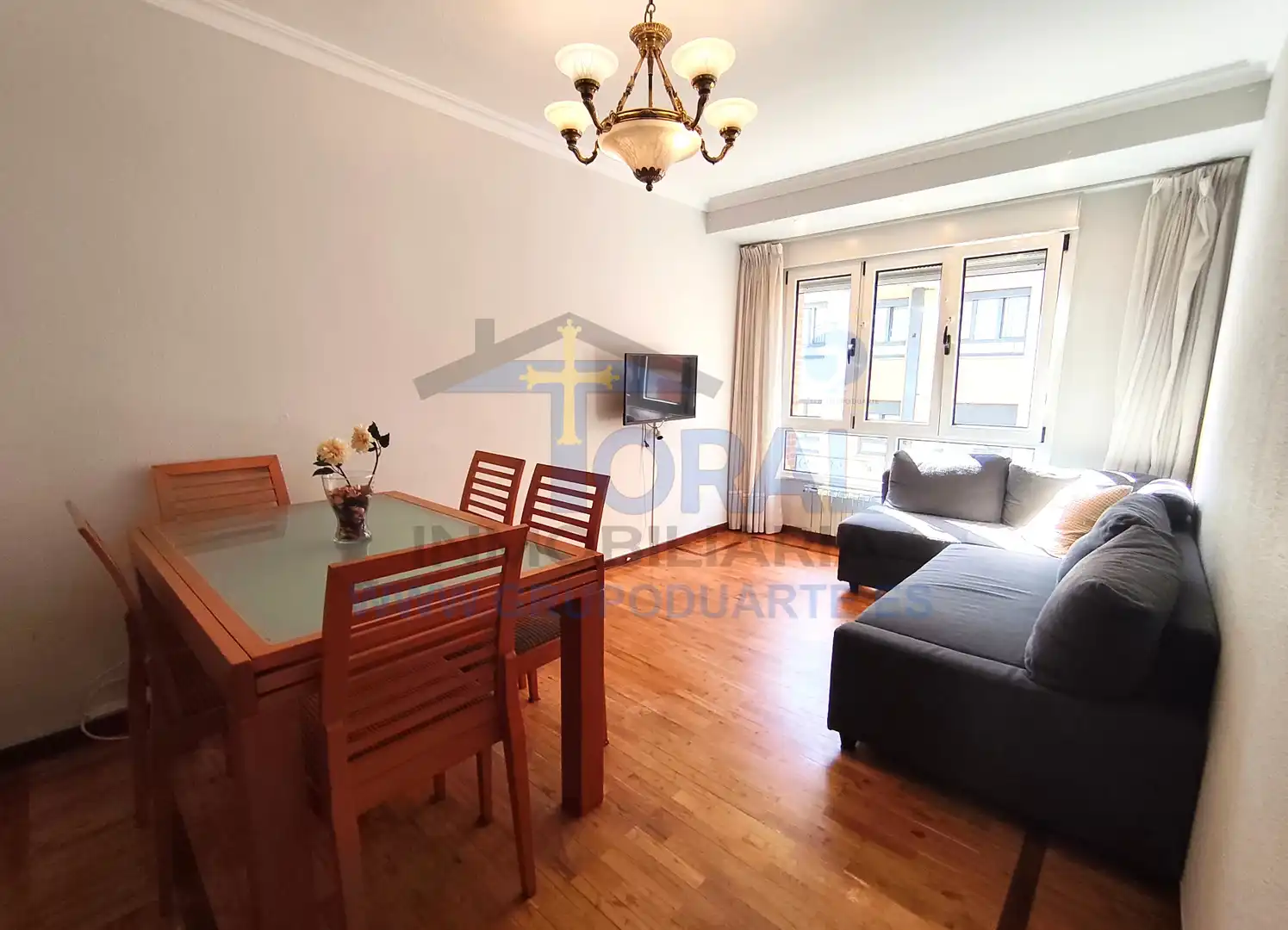 Wohnzimmer von Wohnung zur Miete in Gijón  mit Heizung, Parkett und Möbliert