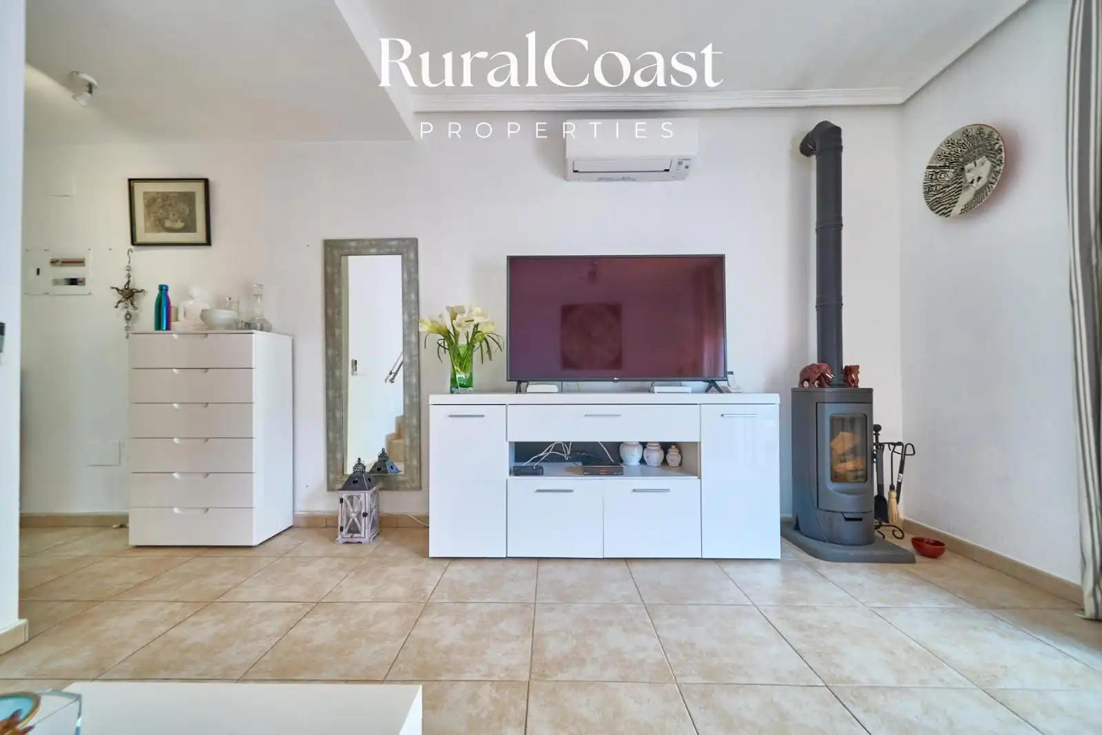 Sala de estar de Casa adosada en venta en Aigües con Aire acondicionado, Calefacción y Jardín privado