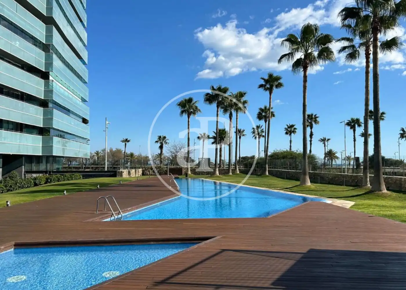 Piscina de Piso en venta en  Barcelona Capital con Aire acondicionado, Calefacción y Terraza
