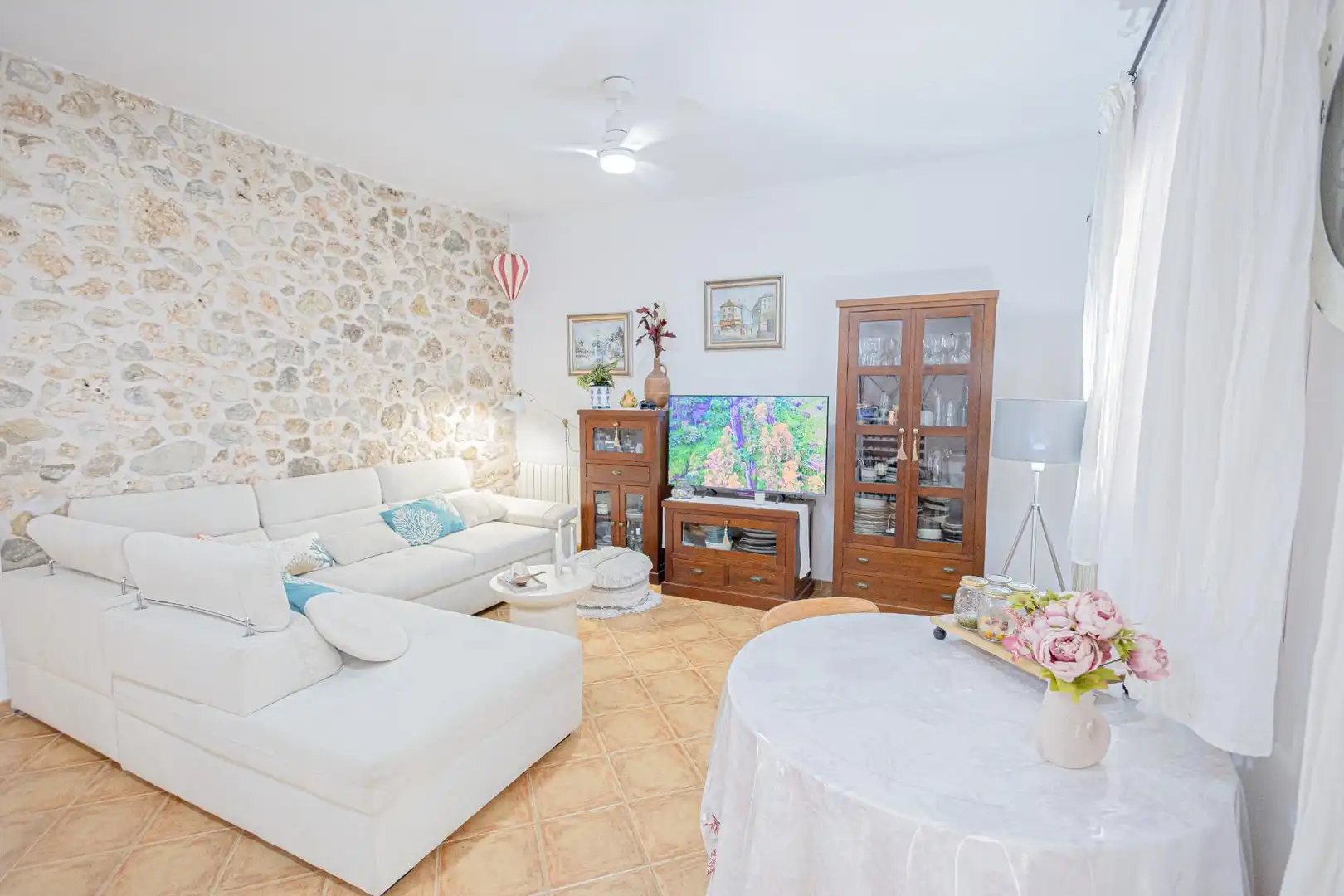 Sala d'estar de Casa o xalet en venda en Maria de la Salut amb Aire condicionat, Calefacció i Jardí privat