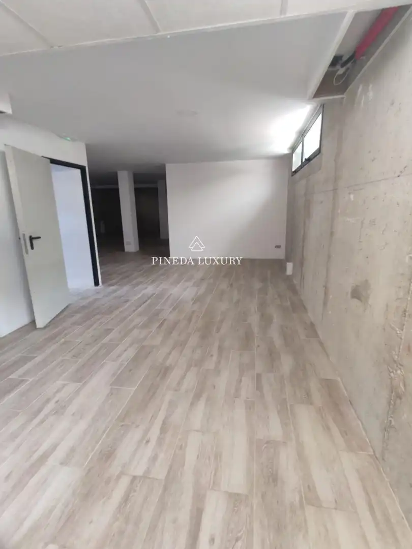Houses for sale in Calle Sagunto, Corinto - Almarda
