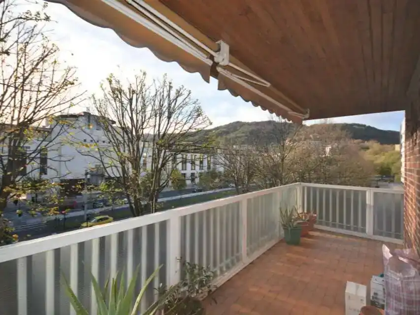 Terrassa de Pis en venda en Donostia - San Sebastián  amb Aire condicionat