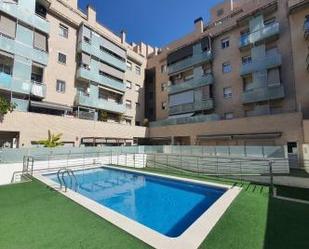 Vista exterior de Pis de lloguer en Mataró amb Terrassa i Piscina