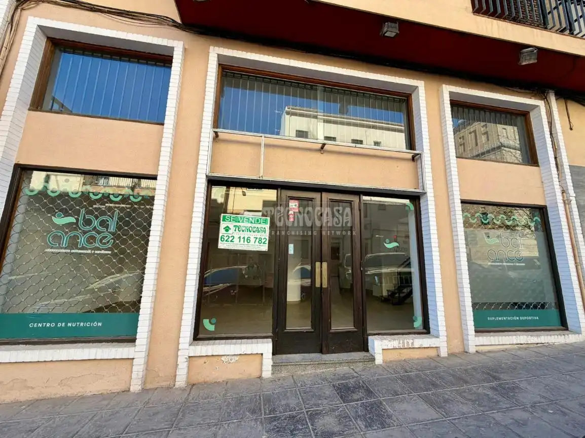 Local comercial en venda a Av. de la Constitución, imagen 2