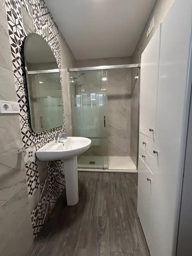 Bathroom of Flat for sale in Málaga  with Air Conditioner, Terrace and Balcony
