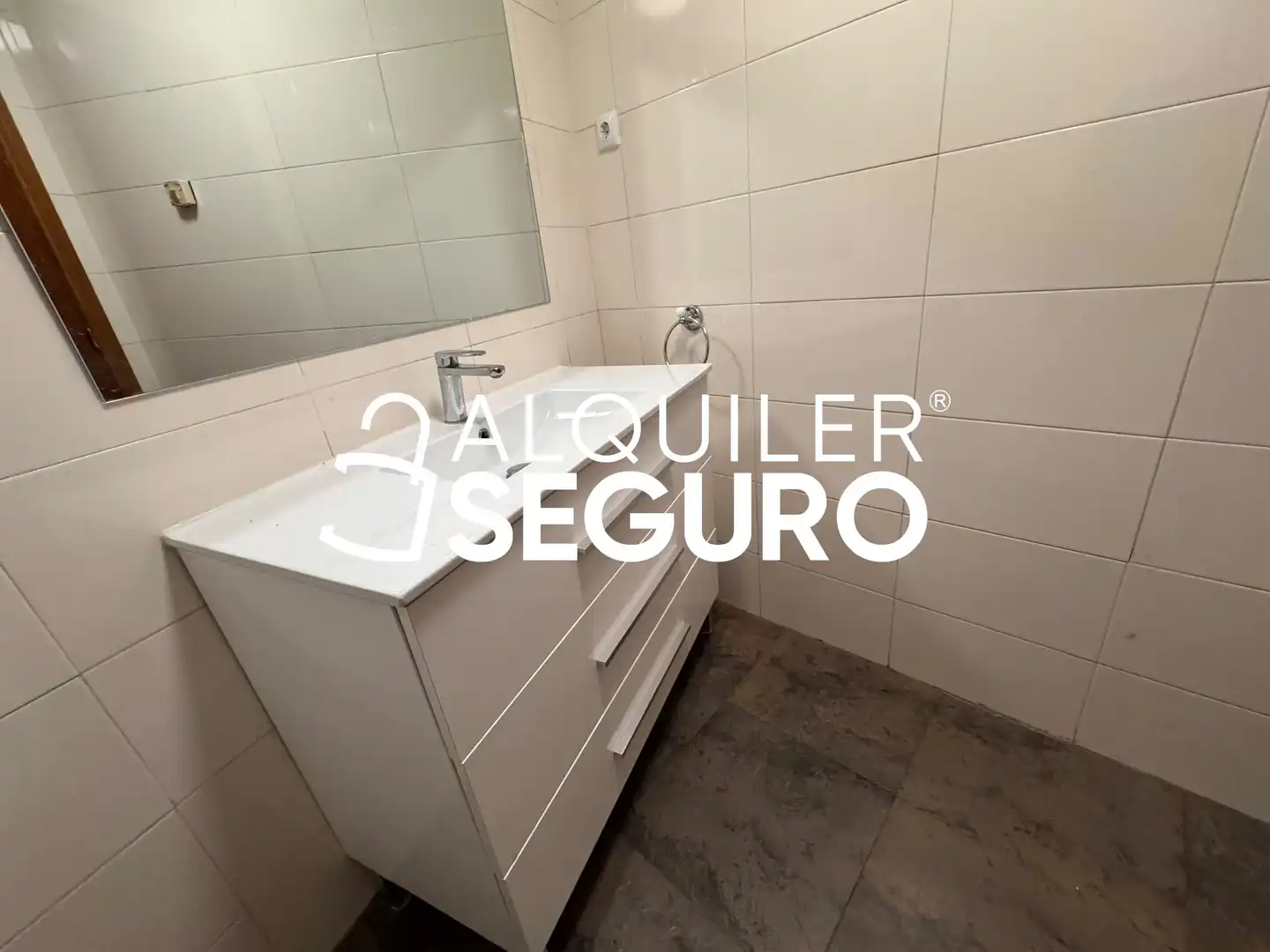 Bathroom of Flat for rent in Majadahonda  with Heating, Terrace and Swimming Pool