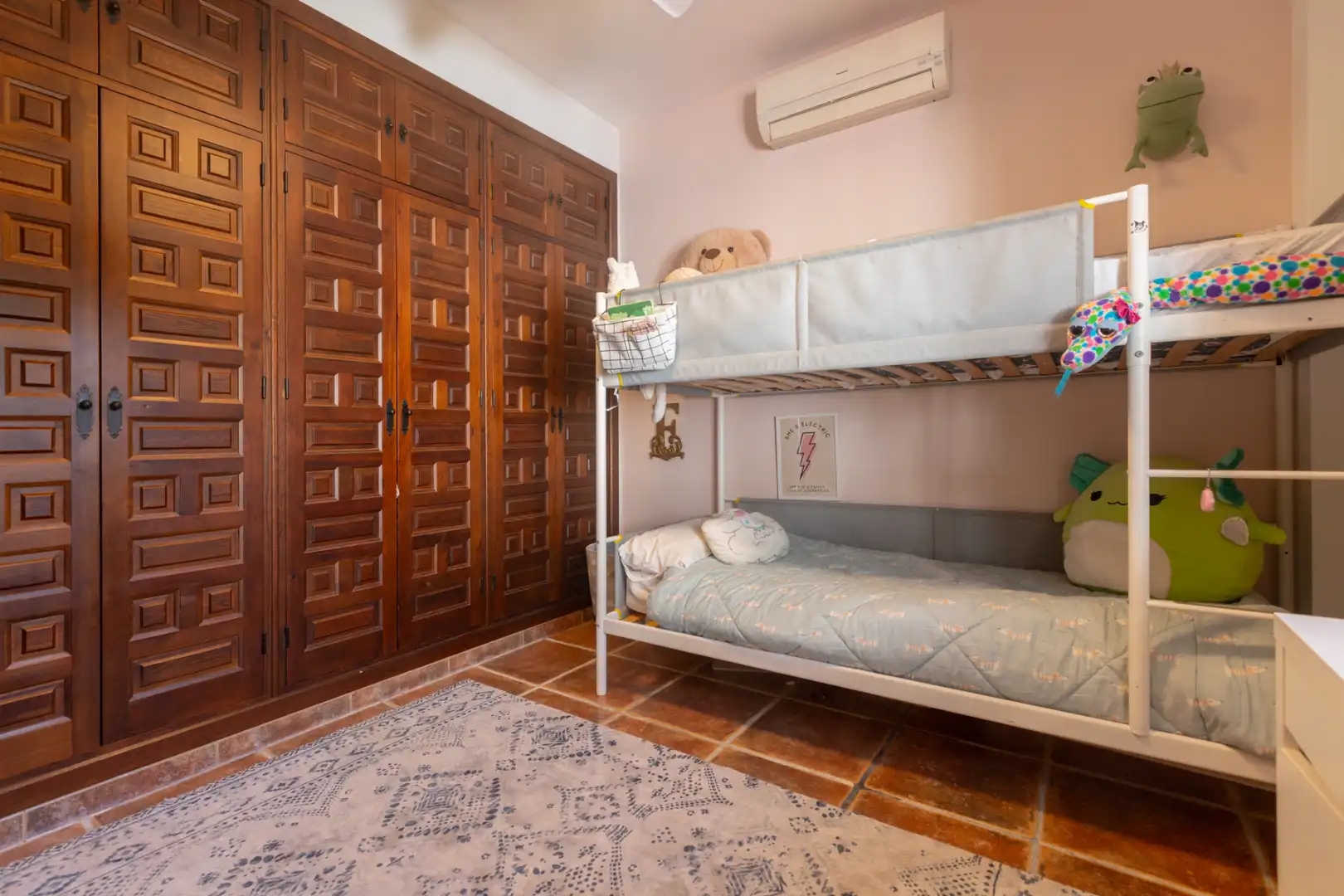 Habitación de Casa o chalet en venta en Alhaurín de la Torre con Aire acondicionado, Calefacción y Jardín privado