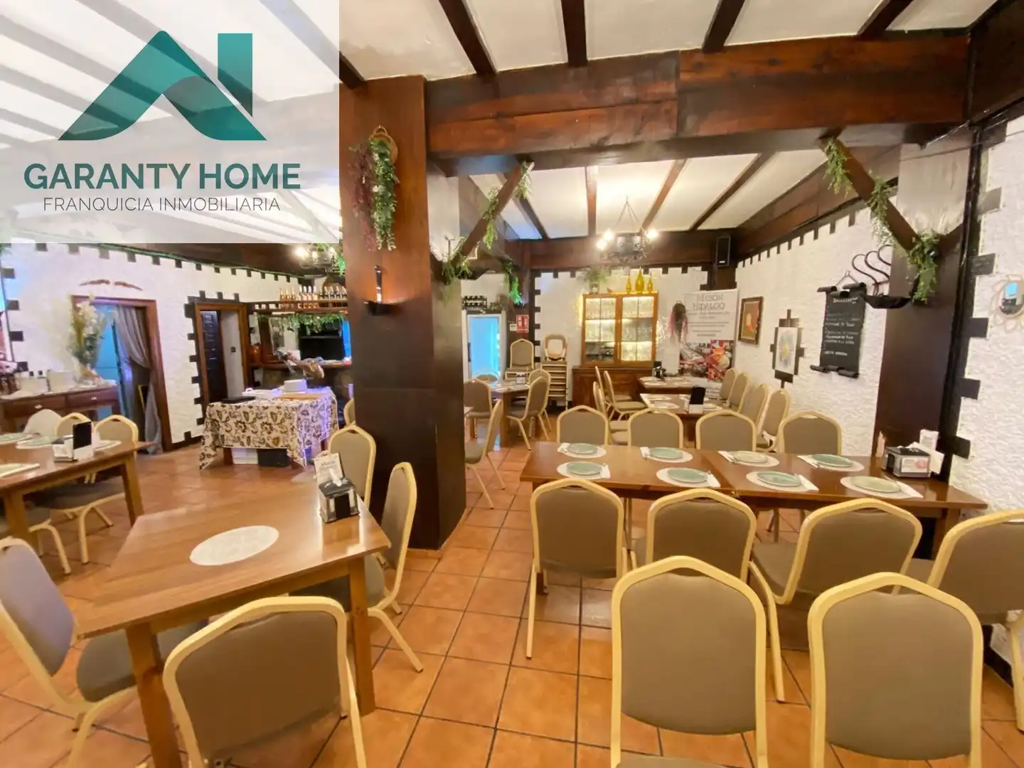 Commercial properties for transfer in Martos  with Air Conditioner, Terrace and Furnished