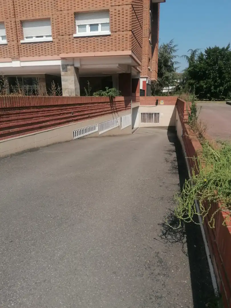 Parking of Flat for rent in Gijón   with Heating, Parquet flooring and Furnished