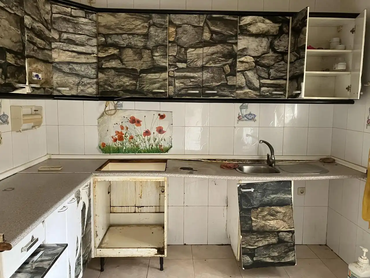 Cuina de Casa o xalet en venda en Pelayos de la Presa amb Jardí privat, Terrassa i Piscina