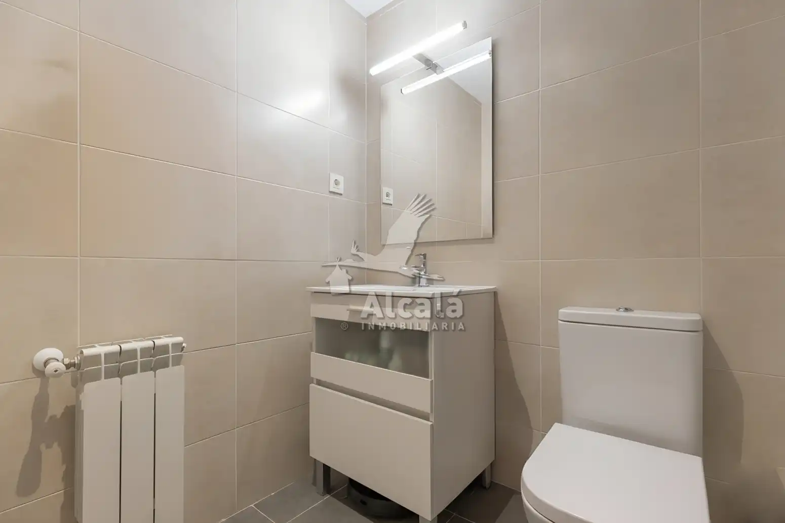Badezimmer von Wohnung zum Verkauf in Alcalá de Henares mit Klimaanlage, Heizung und Terrasse