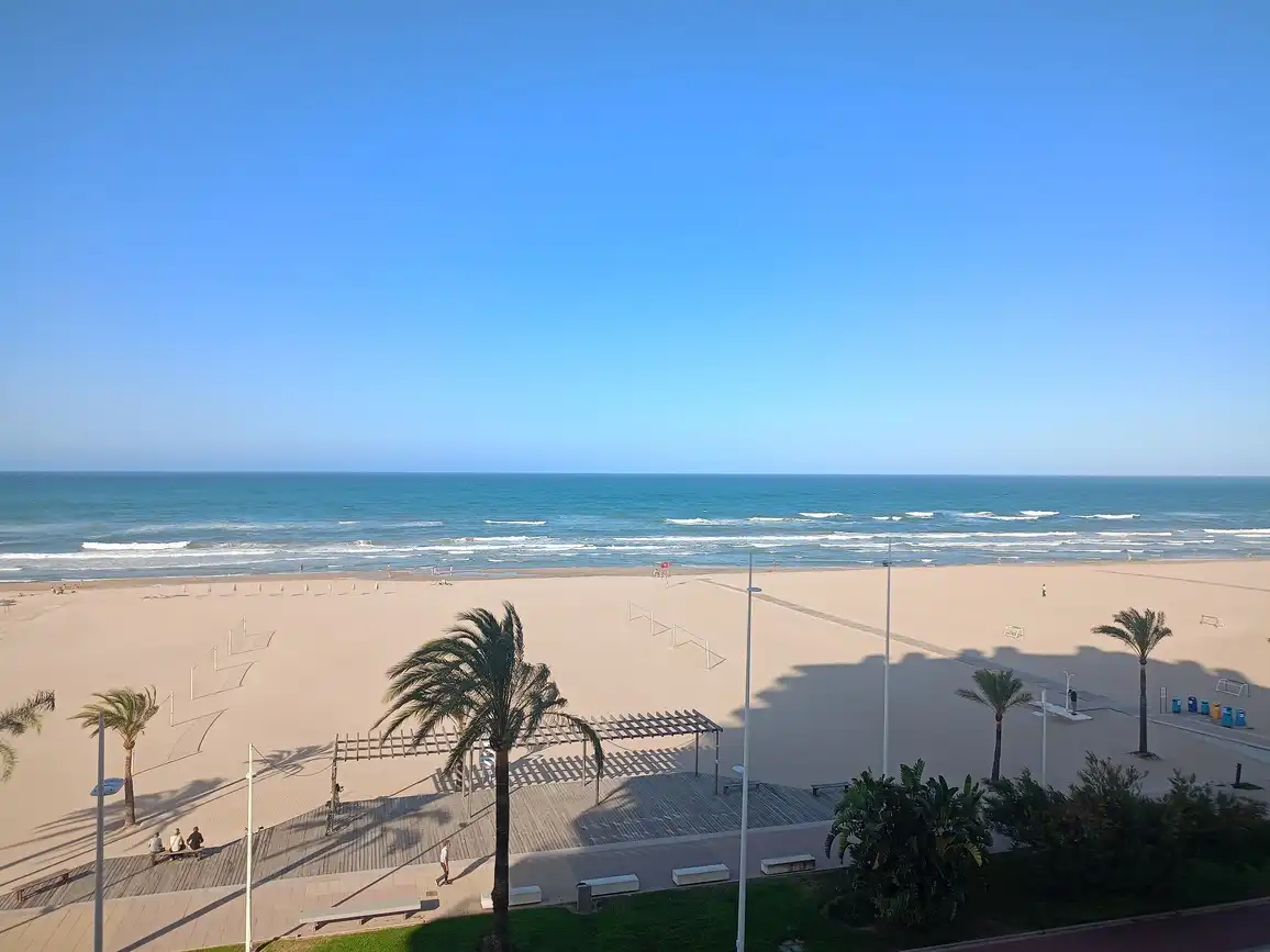 Vista exterior de Apartament de lloguer en Gandia amb Aire condicionat, Terrassa i Moblat
