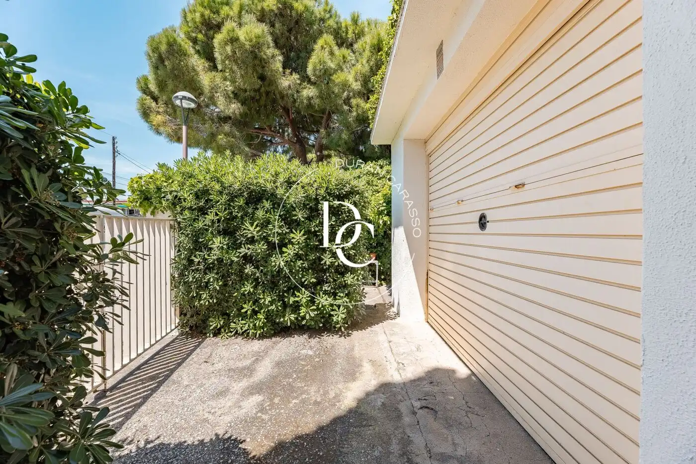 Vista exterior de Casa o xalet en venda en Cubelles amb Aire condicionat, Calefacció i Jardí privat