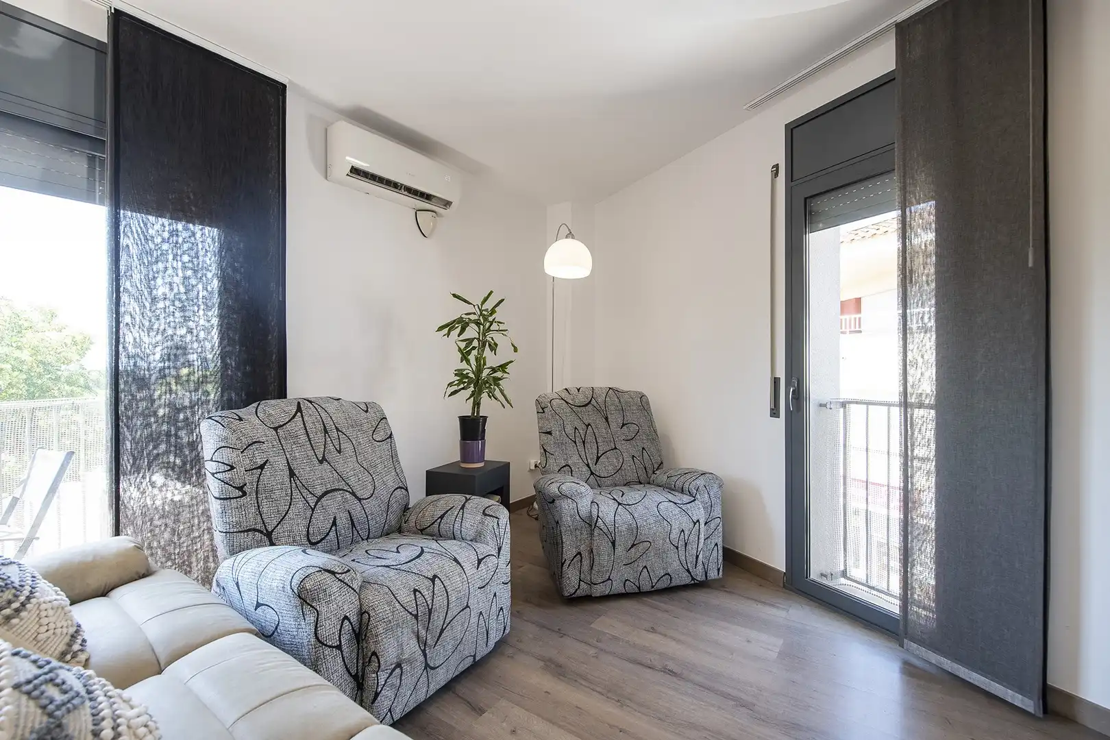 Sala de estar de Piso en venta en Banyoles con Calefacción, Trastero y Balcón