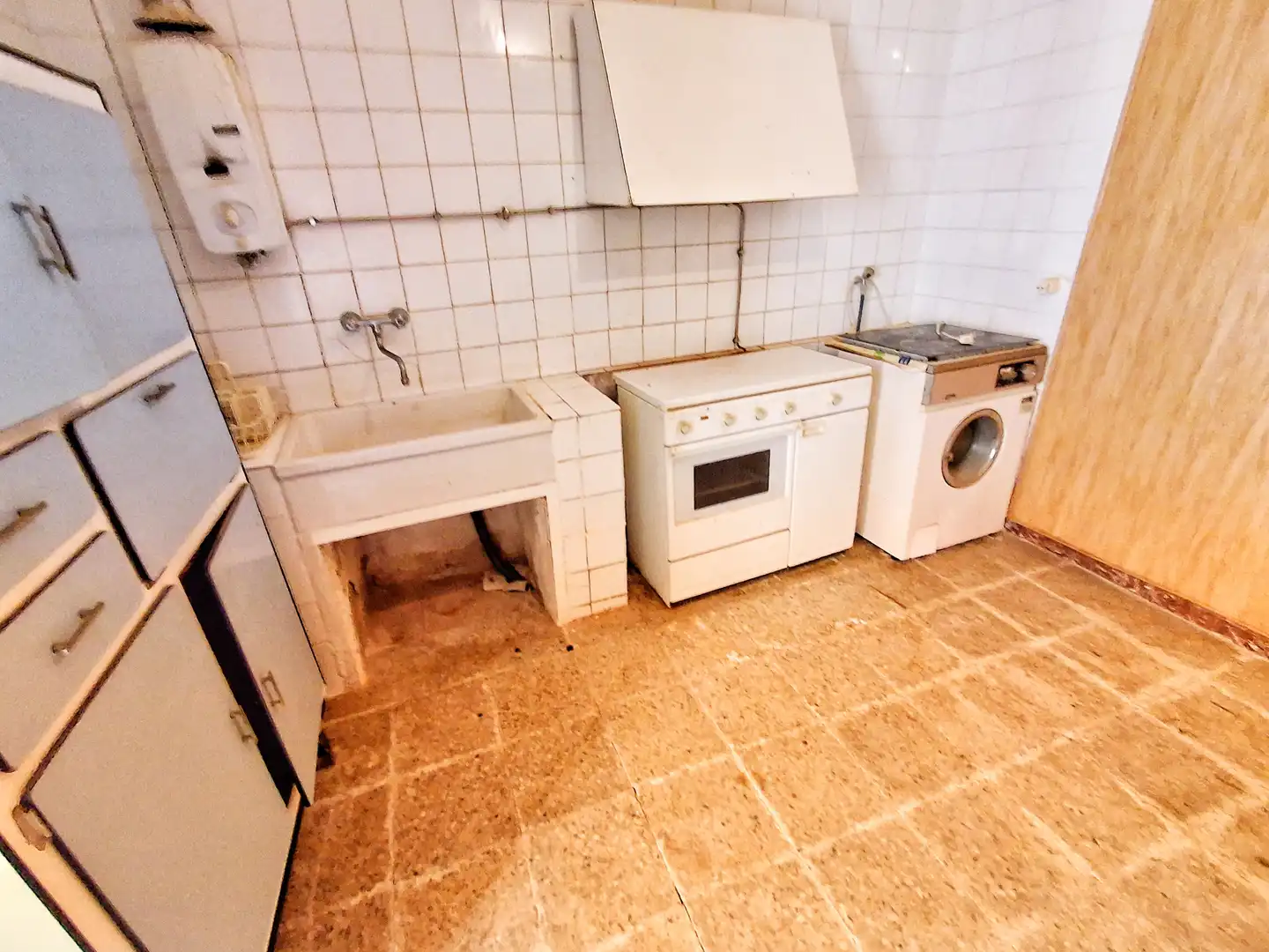 Cuina de Casa adosada en venda en Fuentelisendo amb Moblat