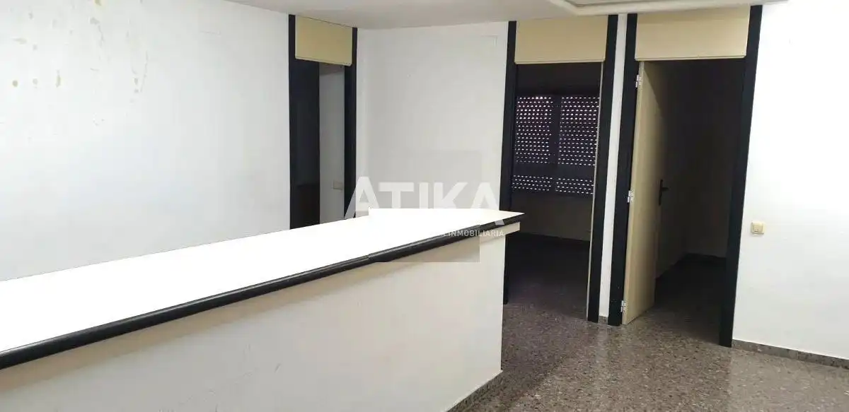 Oficina de lloguer a Sant Josep - Zona Hospital