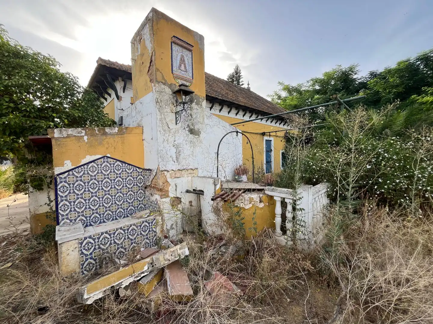 Vista exterior de Casa o chalet en venta en Dos Hermanas con Piscina