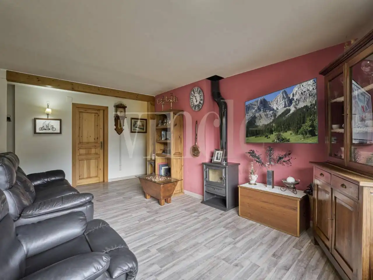Sala d'estar de Casa o xalet en venda en Fontanals de Cerdanya amb Calefacció, Jardí privat i Parquet