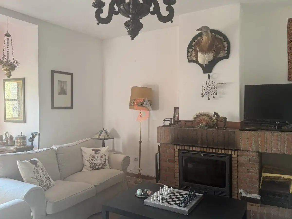 Sala de estar de Casa o chalet en venta en Alcazarén con Calefacción, Terraza y Trastero