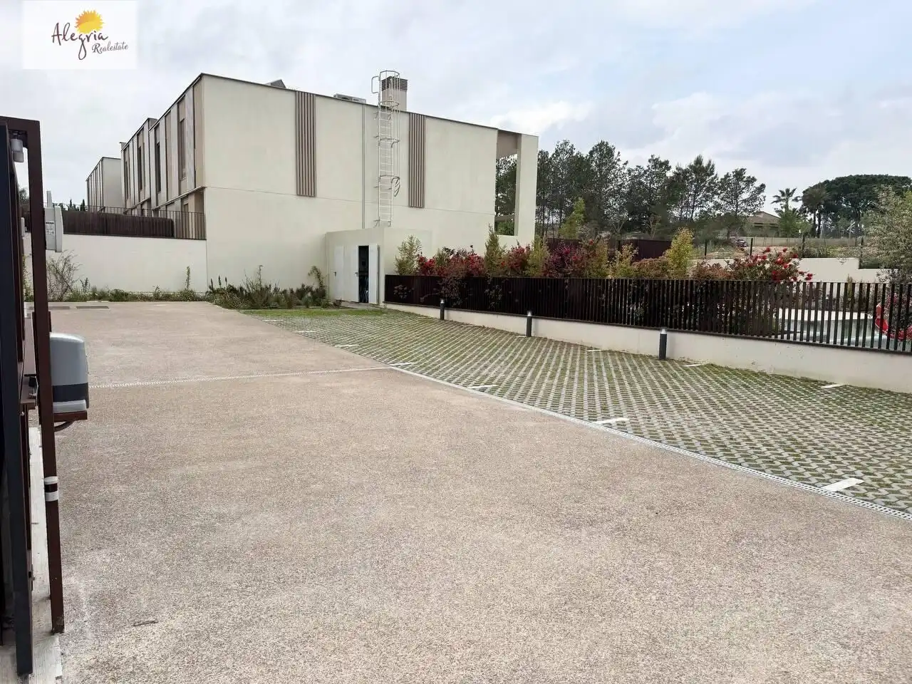 Parking of Houses for rent in Godella