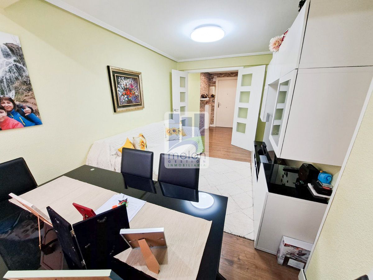 Living room of Flat for sale in Burgos Capital  with Storage room