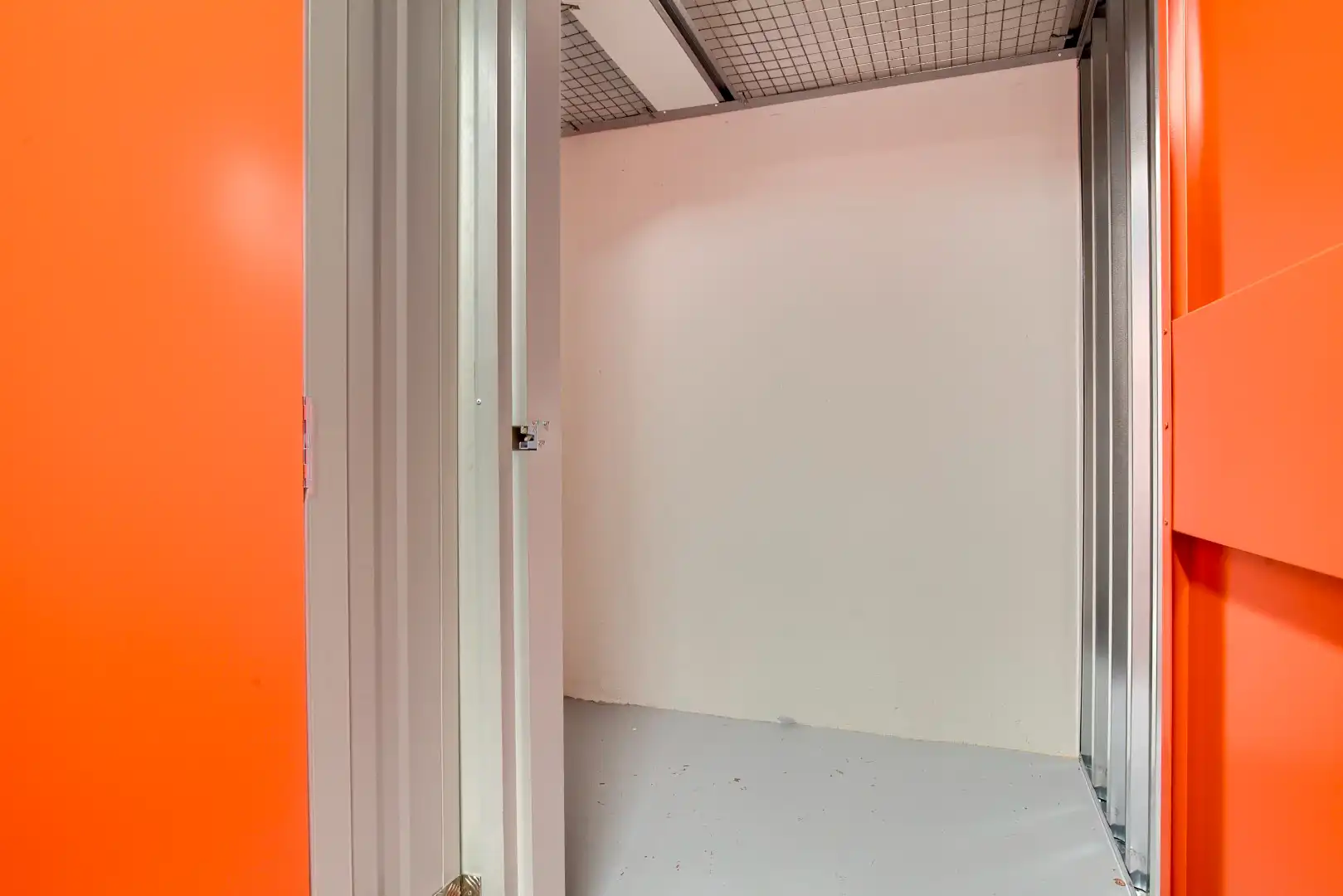 Storage room for rent in Madrid  with Alarm