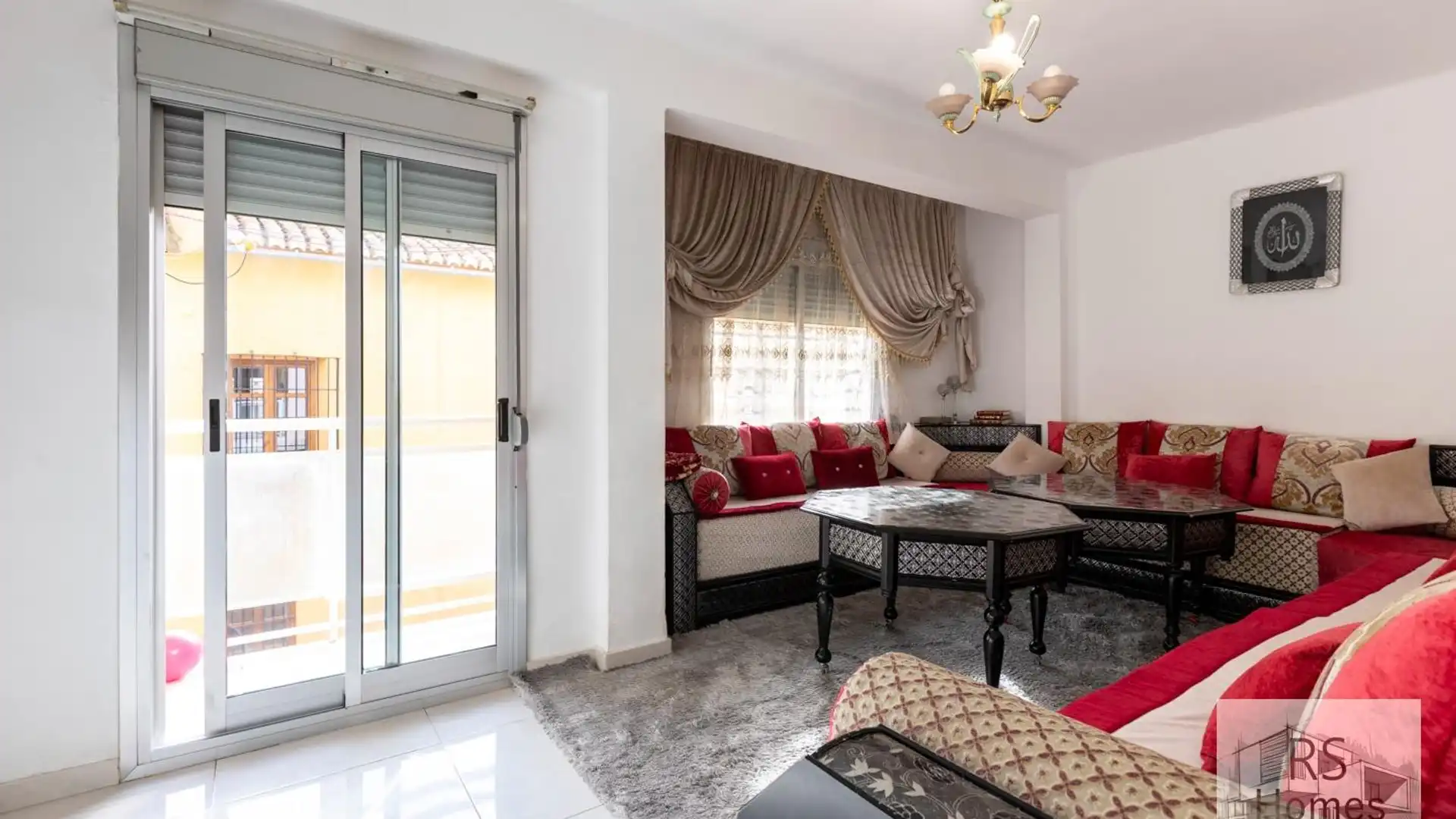 Sala de estar de Piso en venta en La Pobla de Vallbona con Amueblado y Balcón