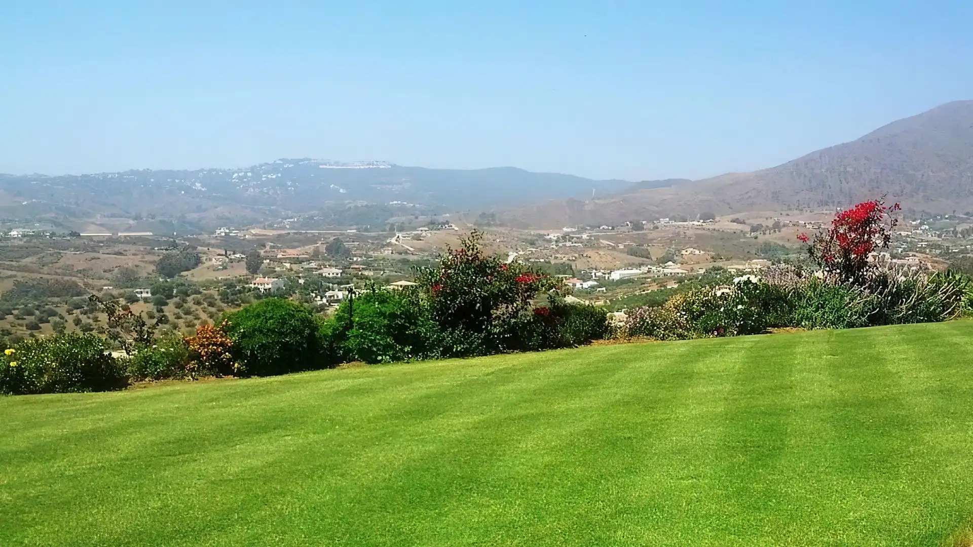 Jardí de Finca rústica en venda en Mijas amb Aire condicionat, Traster i Piscina