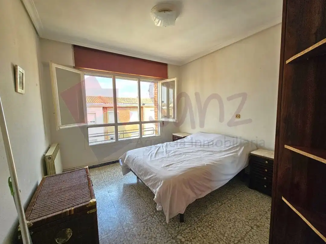 Habitación de Piso en venta en  Logroño con Calefacción