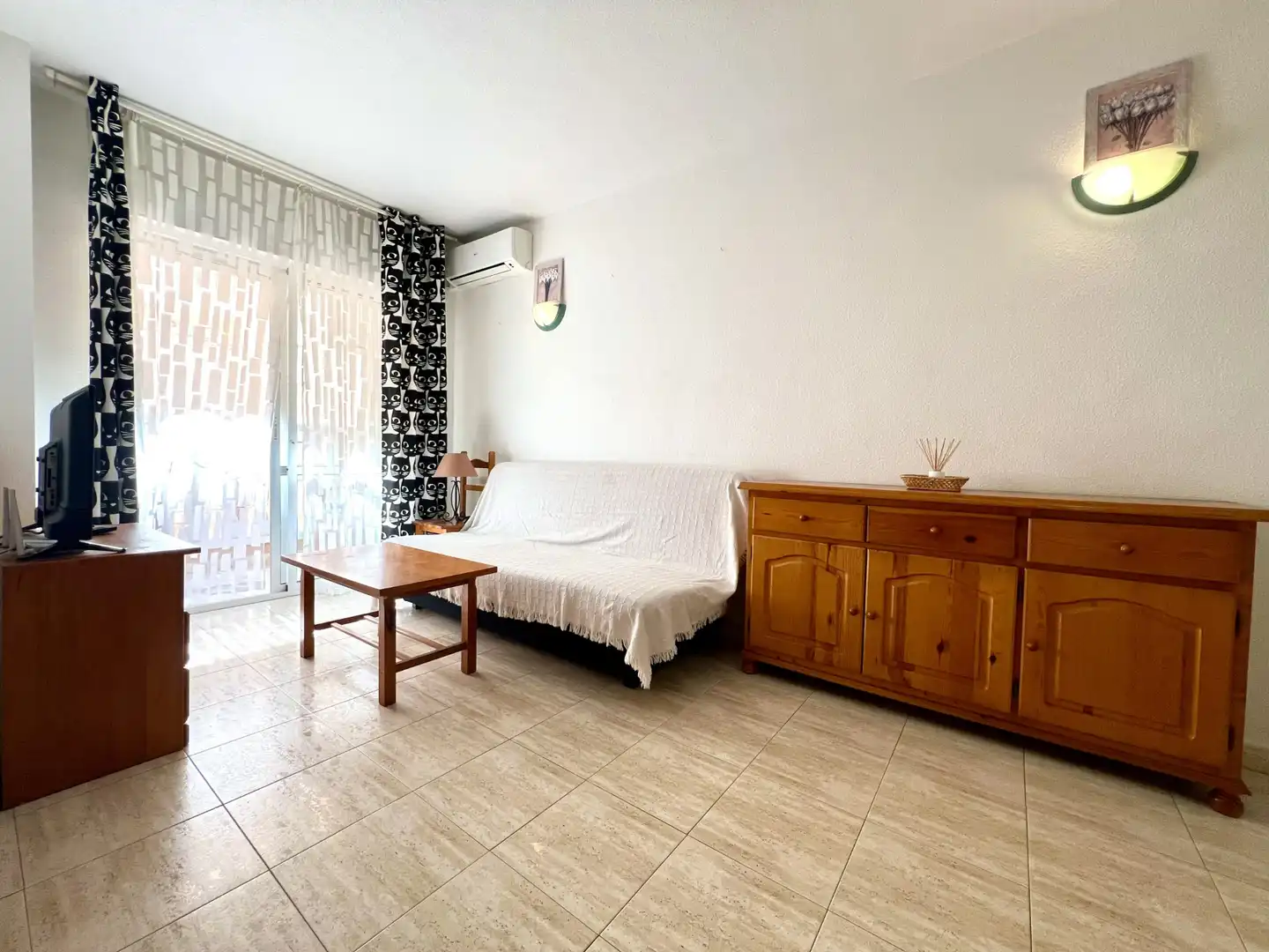 Sala d'estar de Pis en venda en Torrevieja amb Moblat