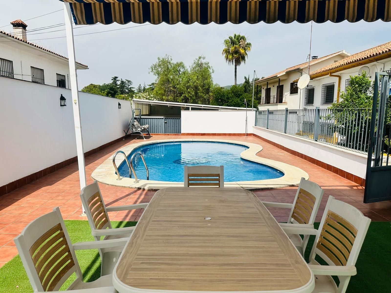 Piscina de Casa o xalet en venda en  Córdoba Capital amb Aire condicionat, Traster i Piscina
