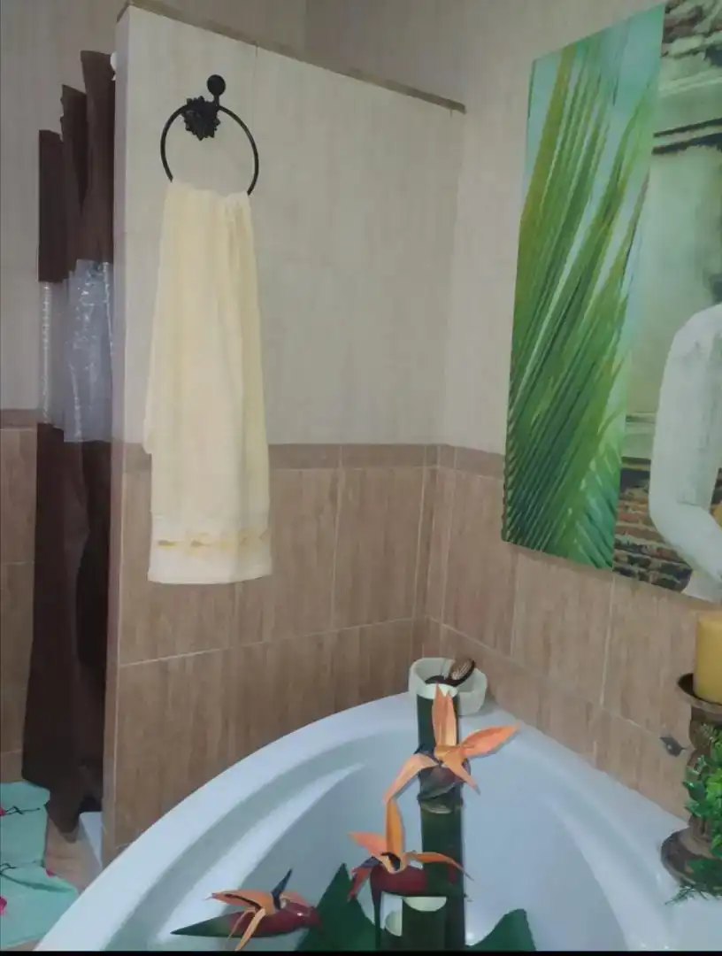 Bathroom of Houses for sale in Brenes, Sevilla