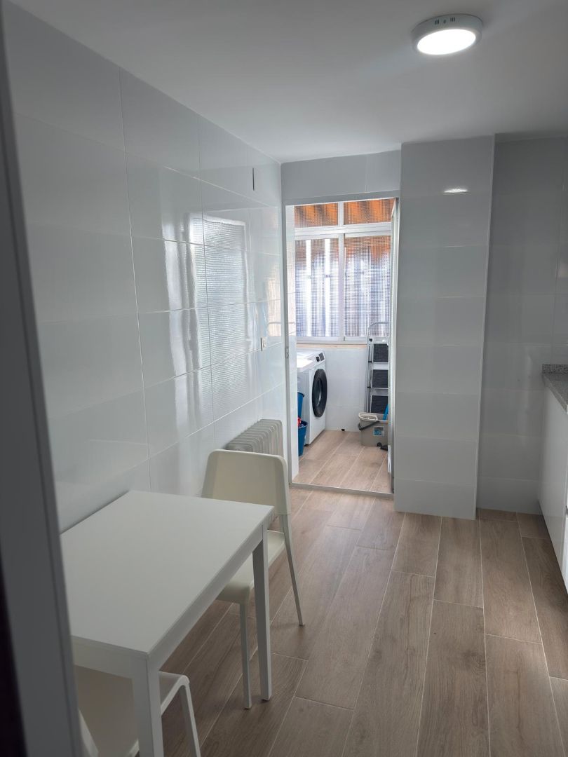 Bedroom of Flat to rent in  Granada Capital  with Air Conditioner, Heating and Furnished