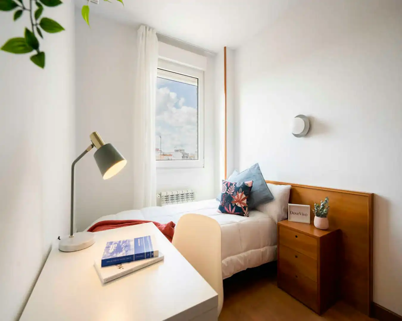 Habitación de Piso para compartir en Madrid con Lavadora y Internet