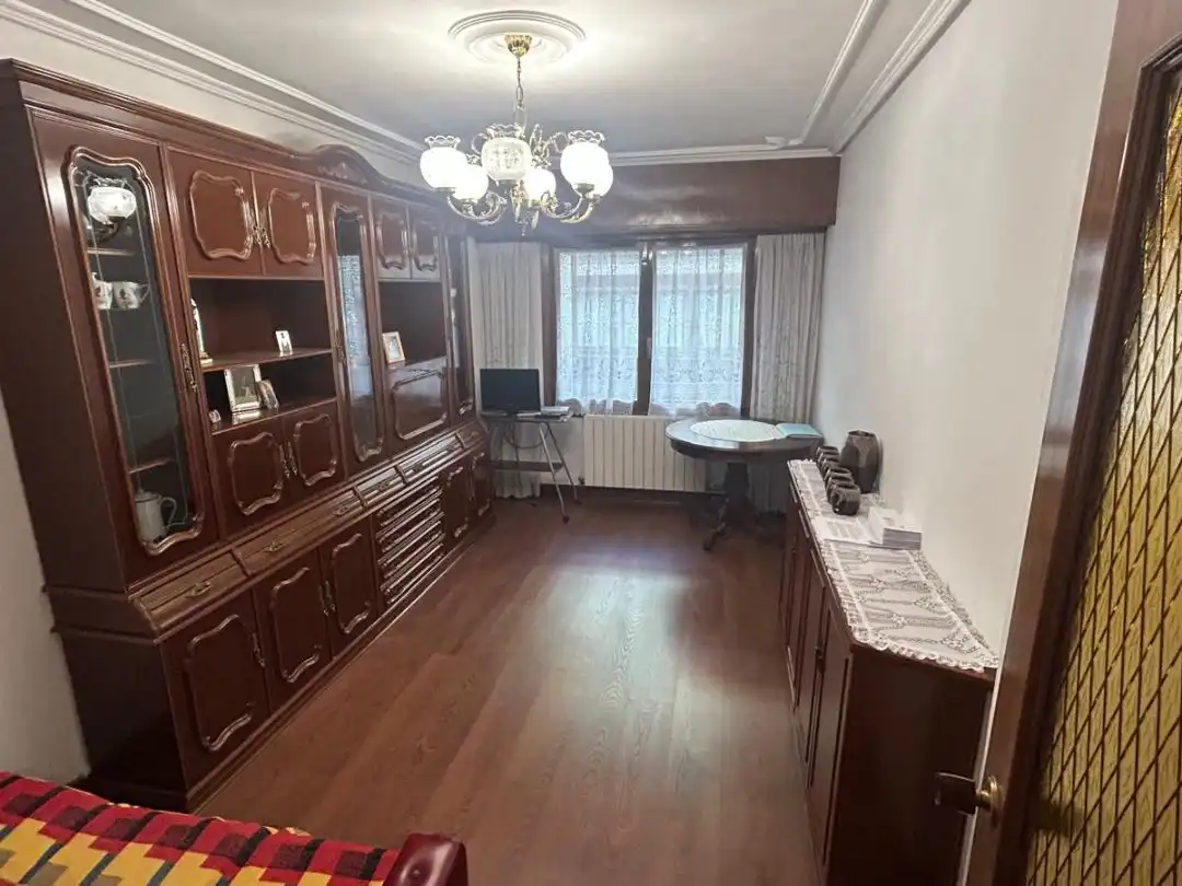 Sala d'estar de Pis en venda en Bilbao  amb Terrassa i Balcó