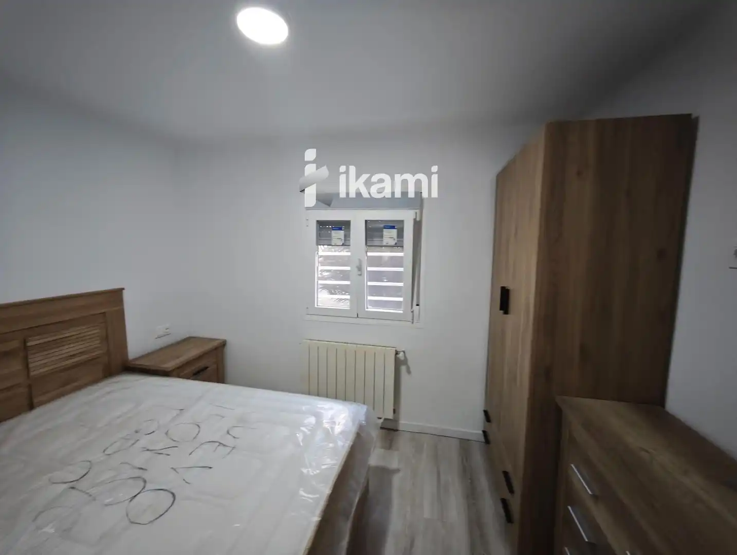 Habitación de Piso en venta en Madrid con Calefacción, Jardín privado y Amueblado