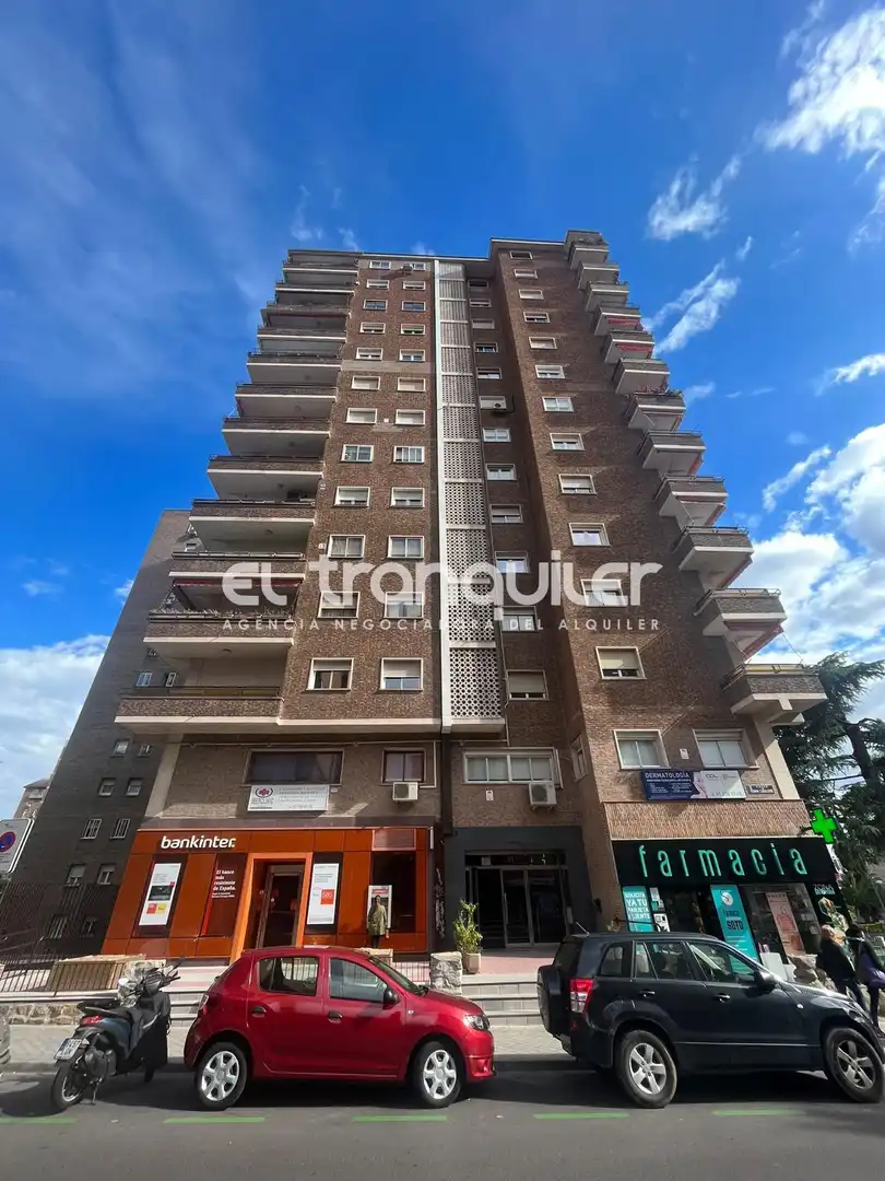 Exterior view of Flat for rent in Madrid  with Parquet flooring, Terrace and Washing machine