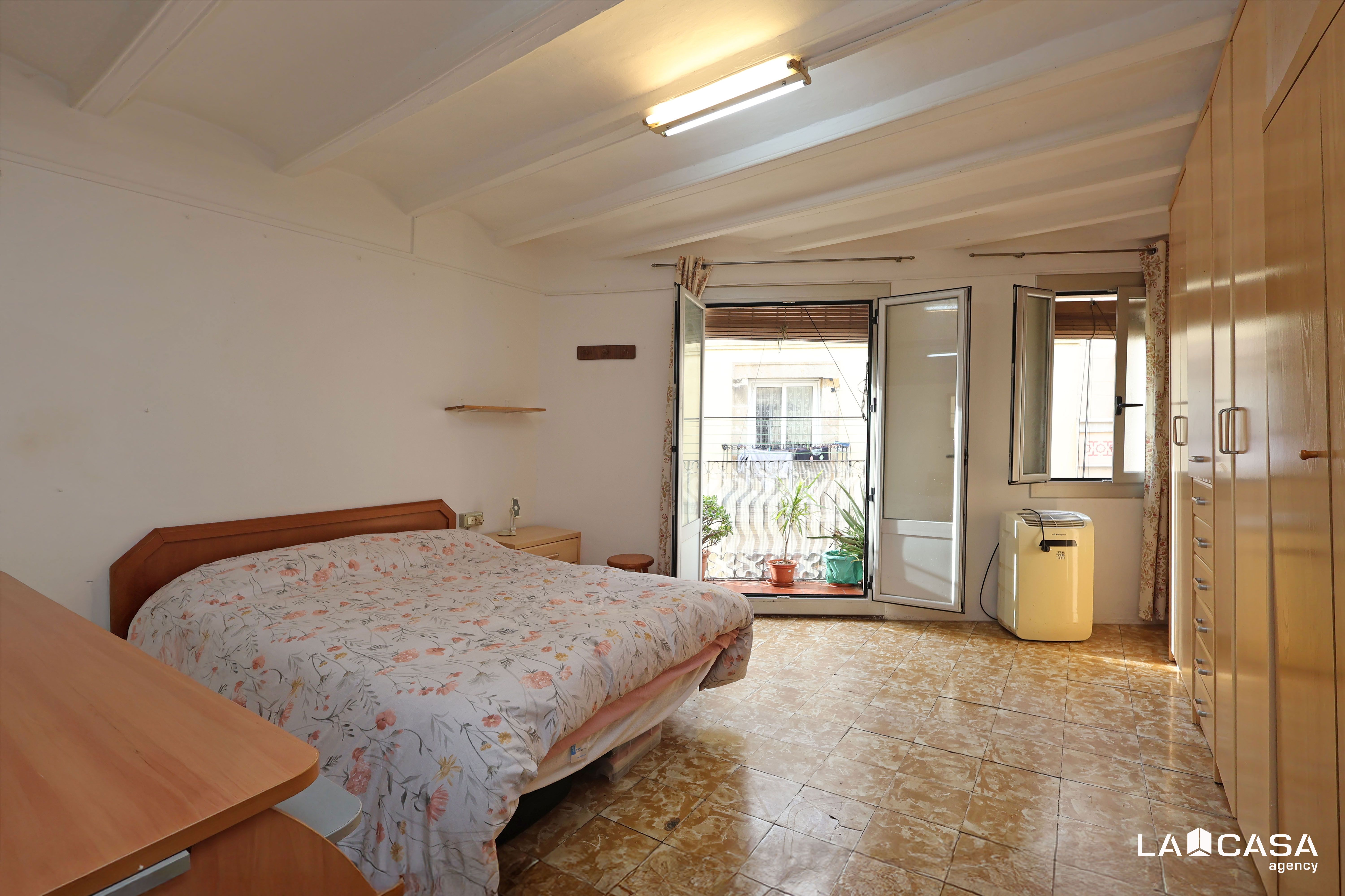 Flat for sale in El Raval, Ciutat Vella