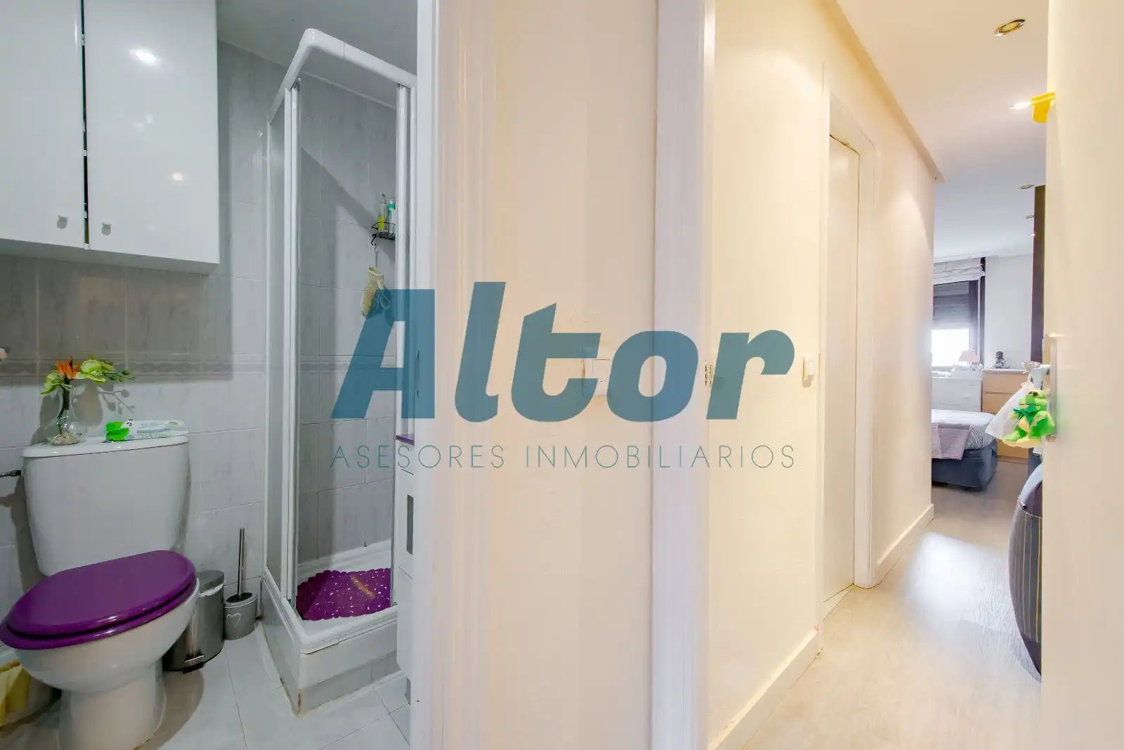 Flat for sale in Madrid  with Air Conditioner, Heating and Storage room