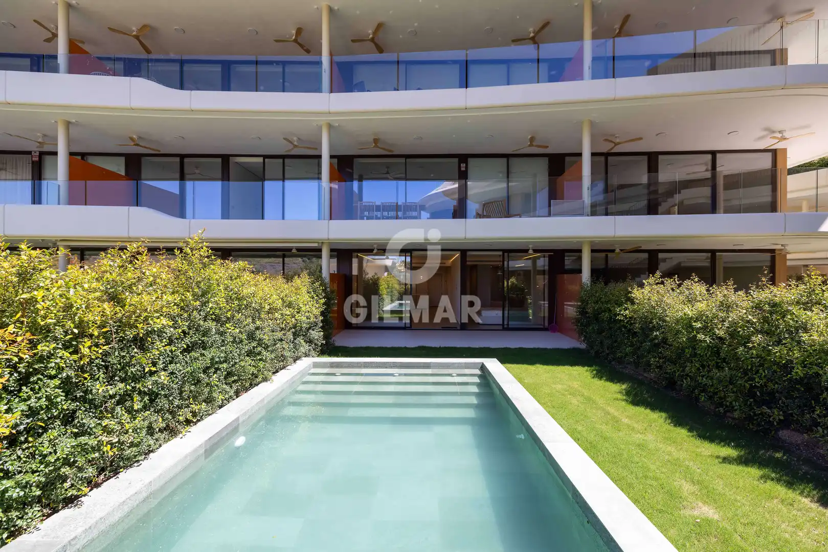 Vista exterior de Pis en venda en Fuengirola amb Calefacció, Jardí privat i Traster