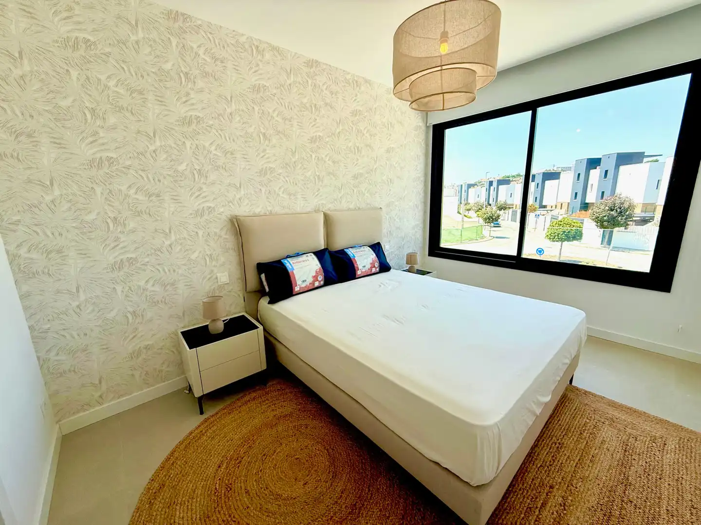 Habitación de Casa adosada de alquiler en Estepona con Aire acondicionado, Calefacción y Jardín privado