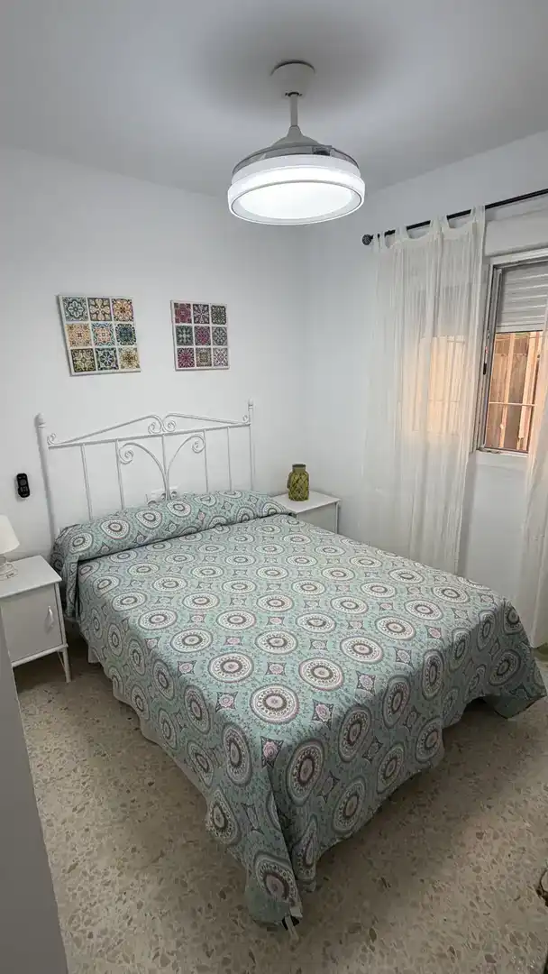Dormitori de Casa adosada en venda en Almonte amb Balcó