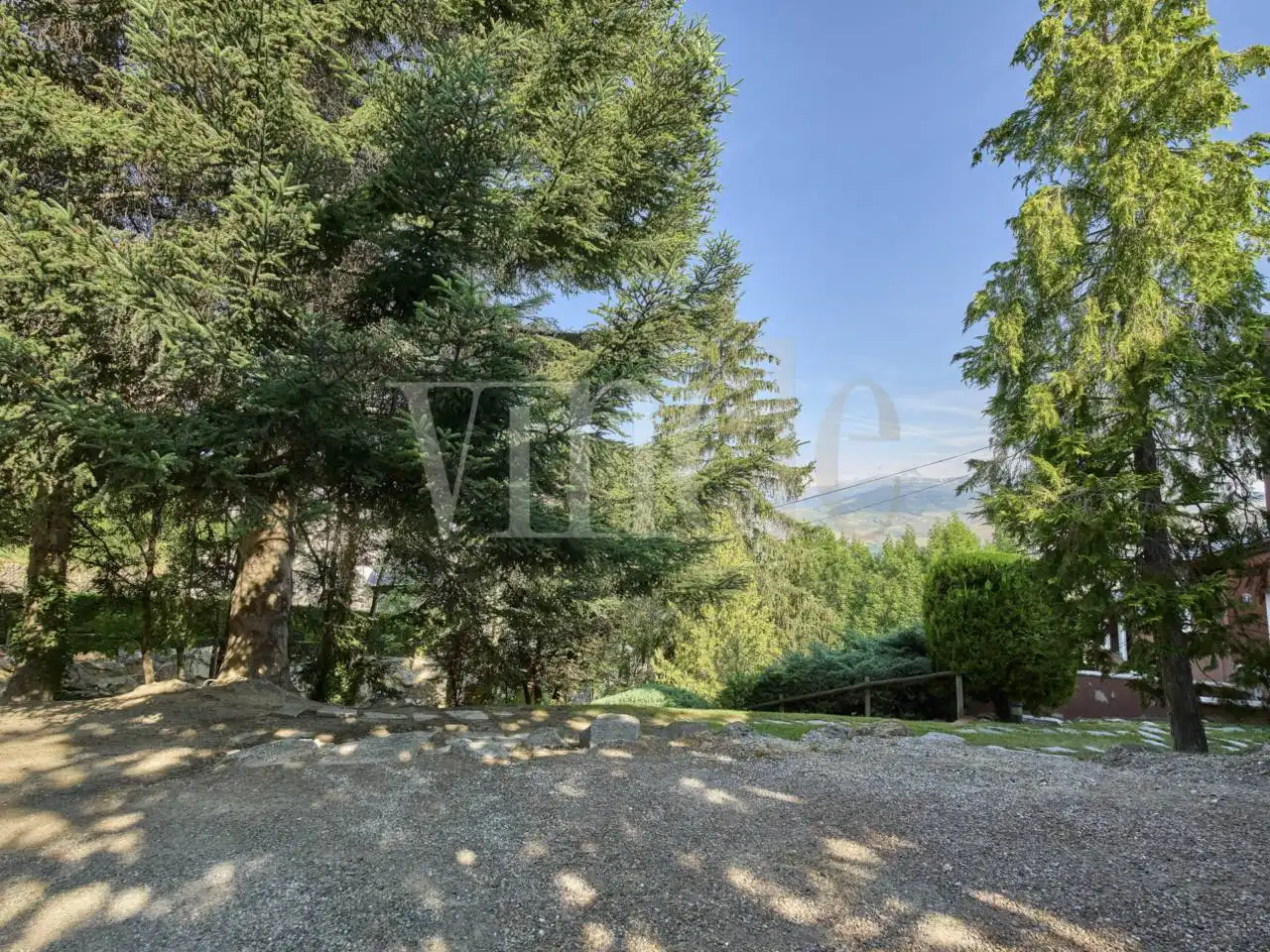 Garden of Detached homes for rent in Alp  with Heating and Parquet flooring
