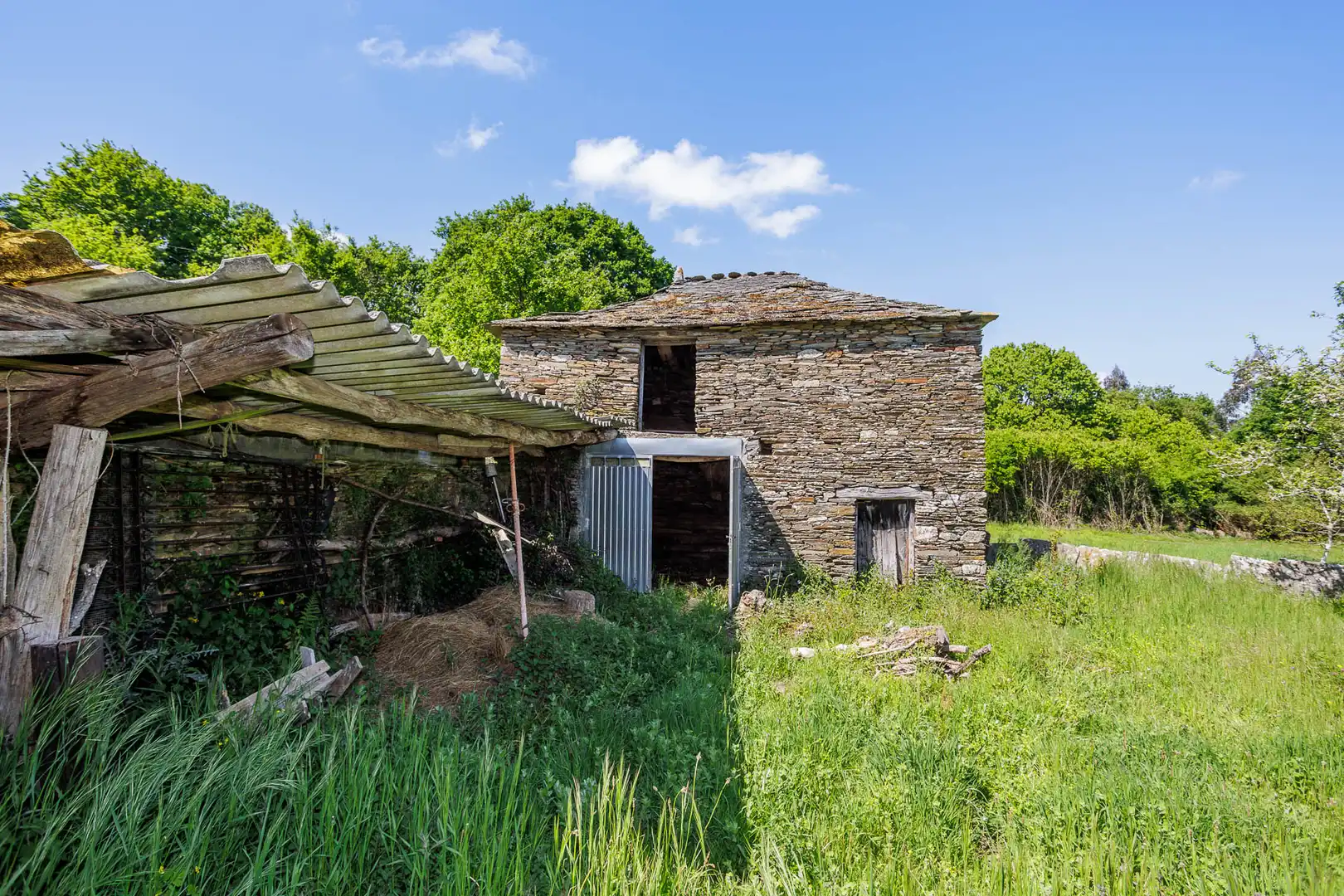 Vista exterior de Finca rústica en venta en Outeiro de Rei con Amueblado
