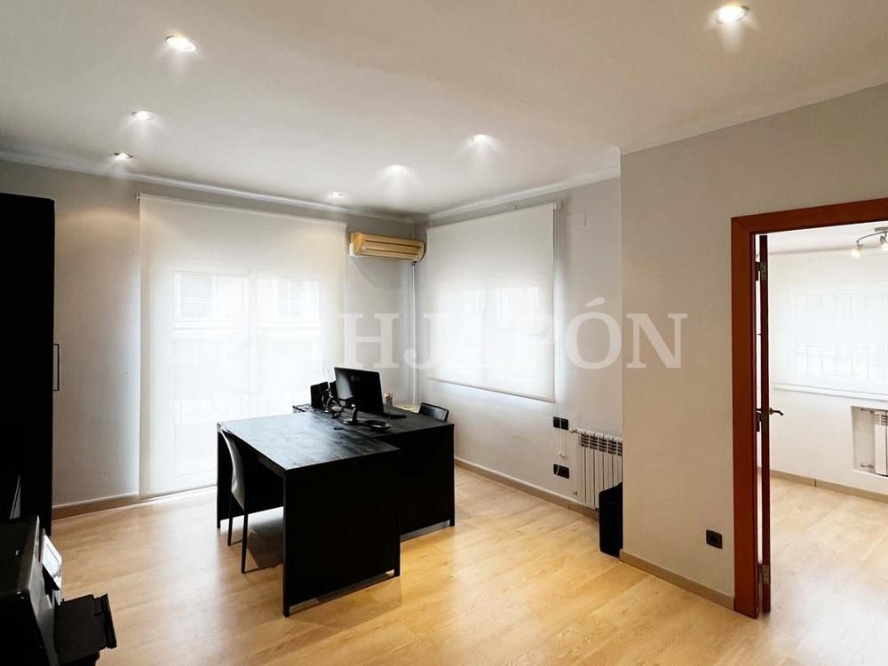 Office to rent in Alella