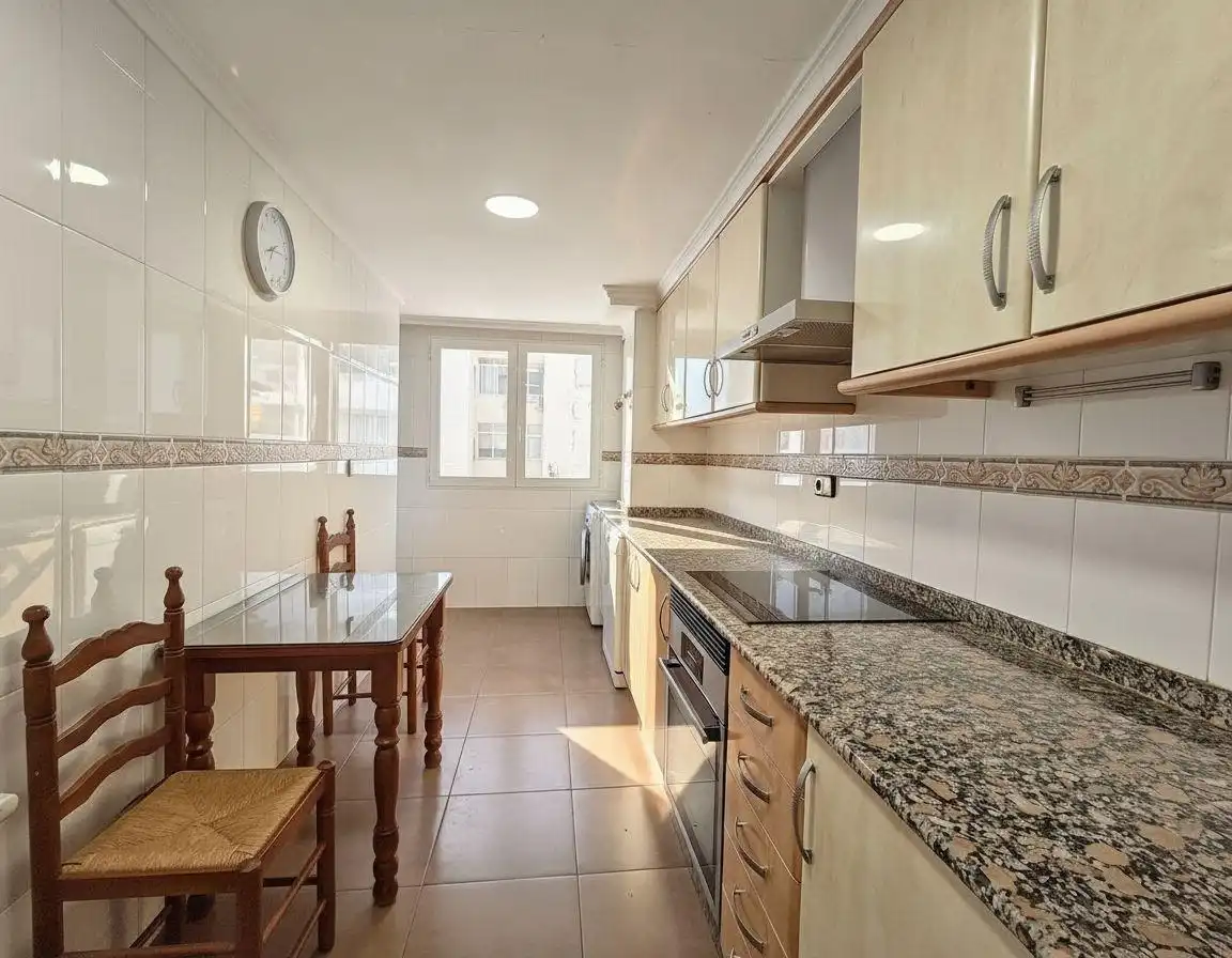 Kitchen of Flat for sale in  Valencia Capital  with Air Conditioner