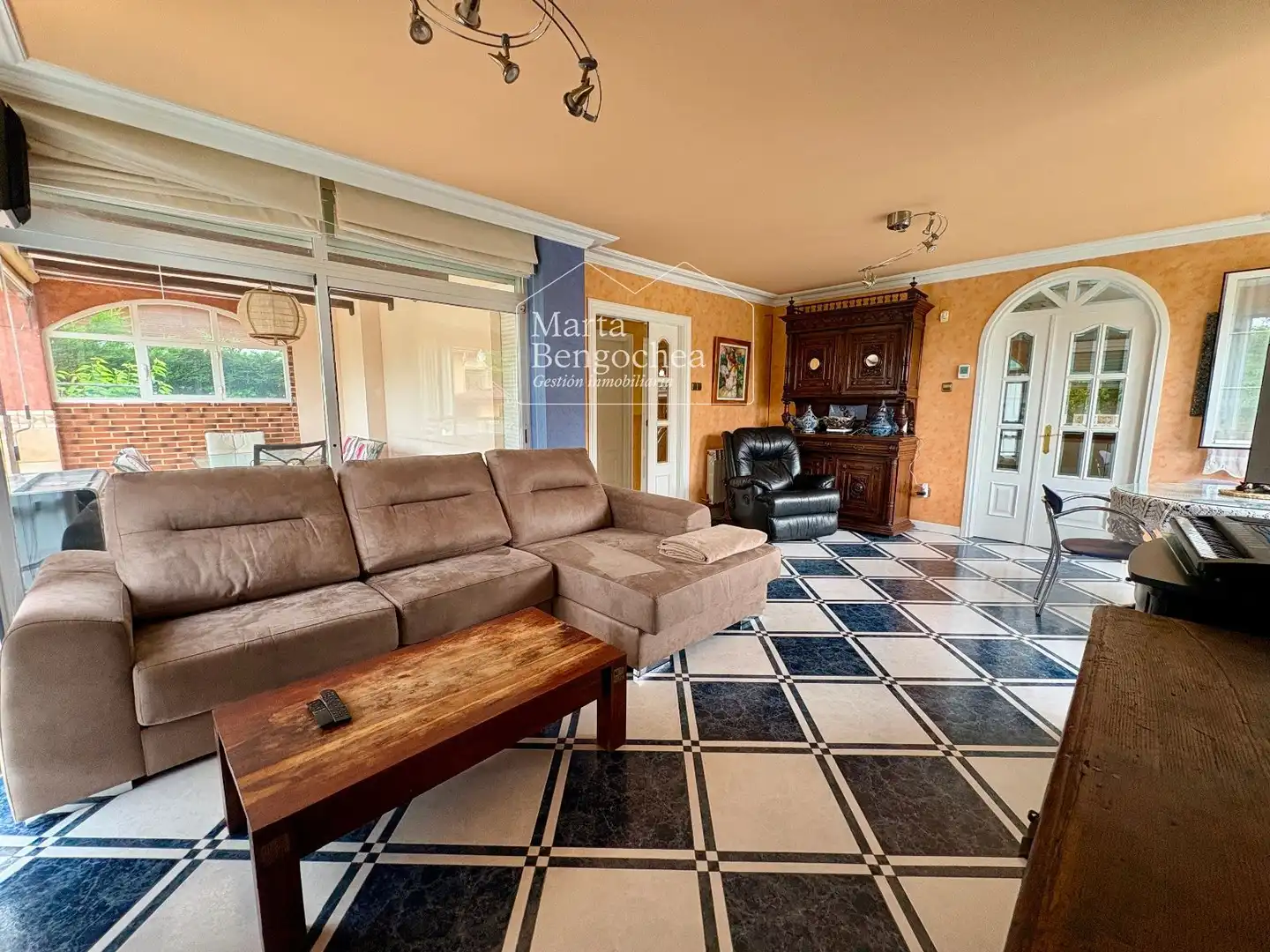 Living room of Houses for sale in Zigoitia  with Heating, Private garden and Swimming Pool