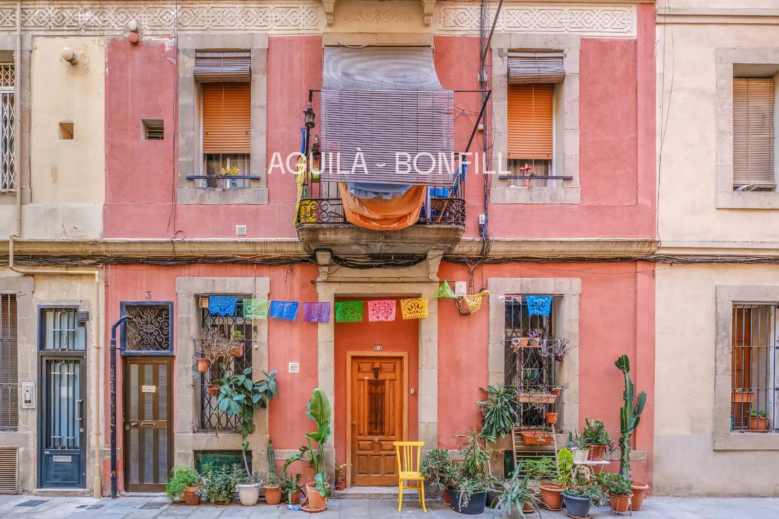 Exterior view of Flat for sale in Barcelona  with Terrace, Balcony and Alarm