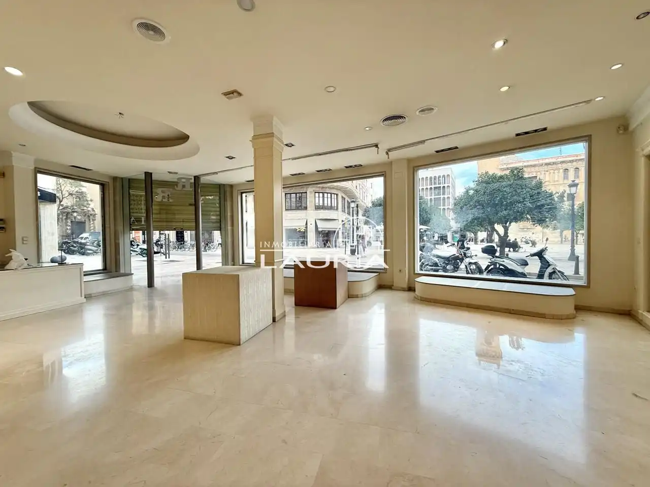 Vista exterior de Local de alquiler en Valencia con Aire acondicionado