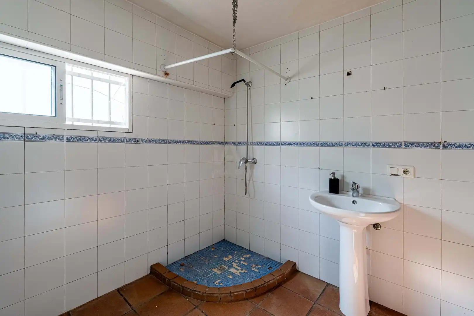 Bathroom of Houses for sale in Rociana del Condado  with Heating and Terrace